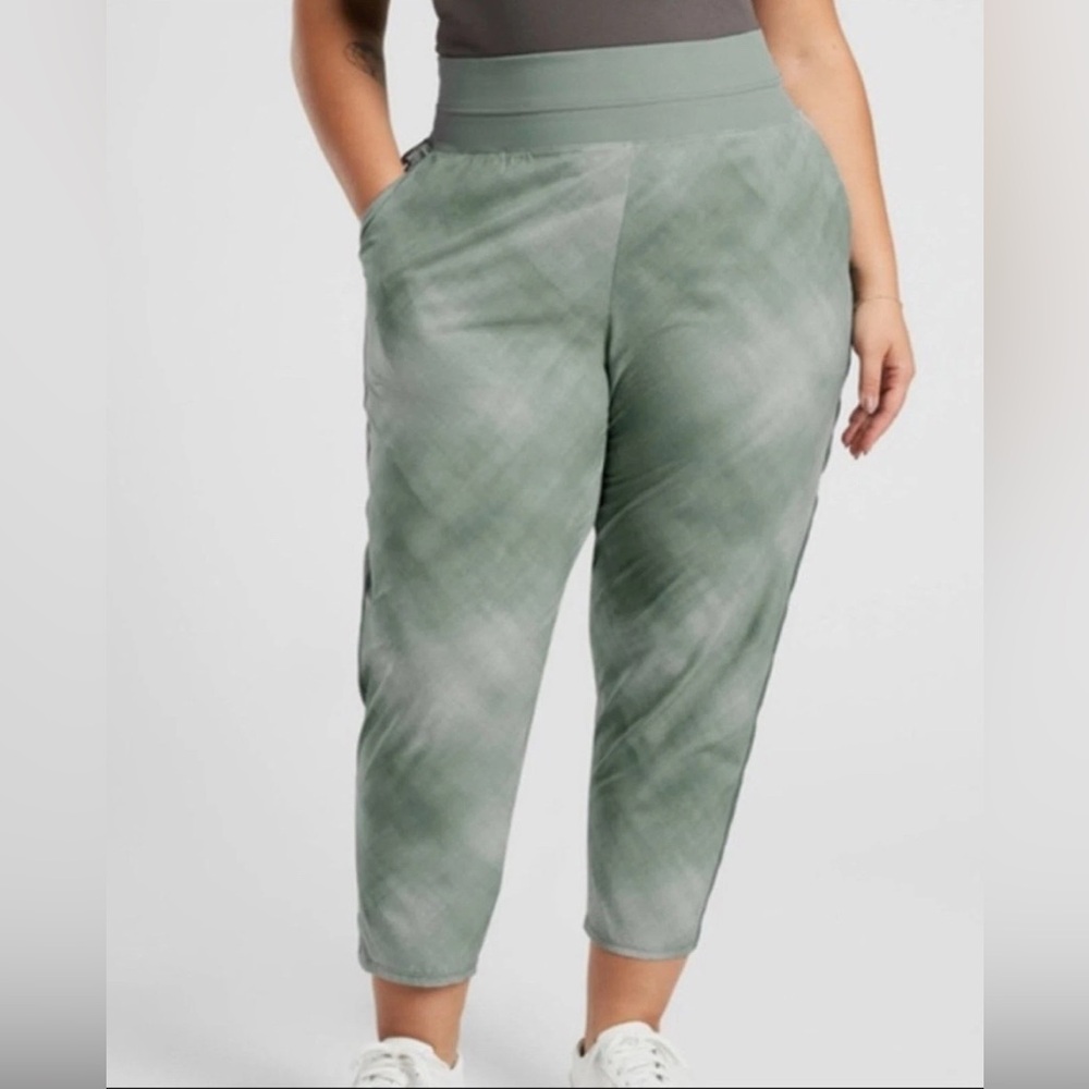 New NWT Athleta Nolita slim tapered printed cropped pants, 24W